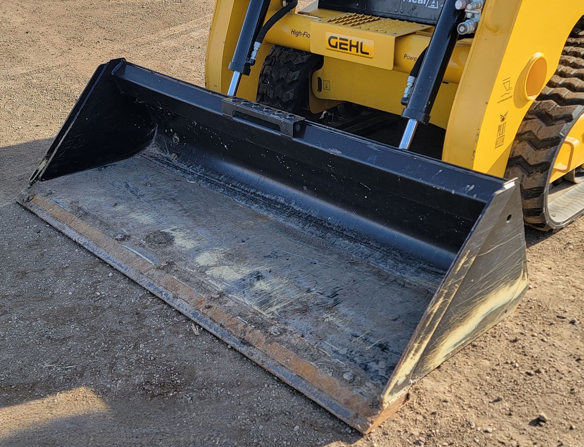 2021 Gehl VT320 Tracked Skid Steer Loader