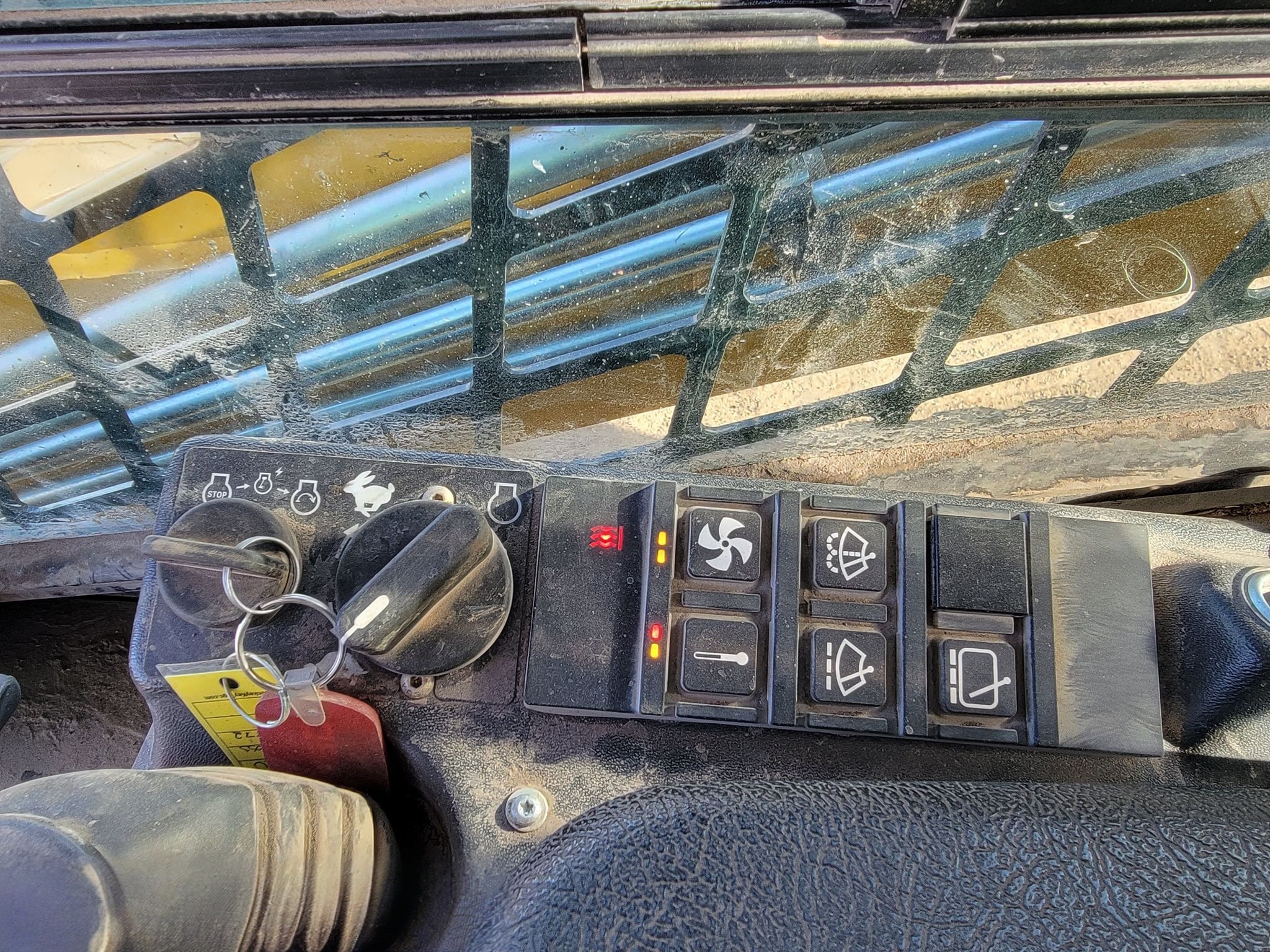 2021 Gehl VT320 Tracked Skid Steer Loader