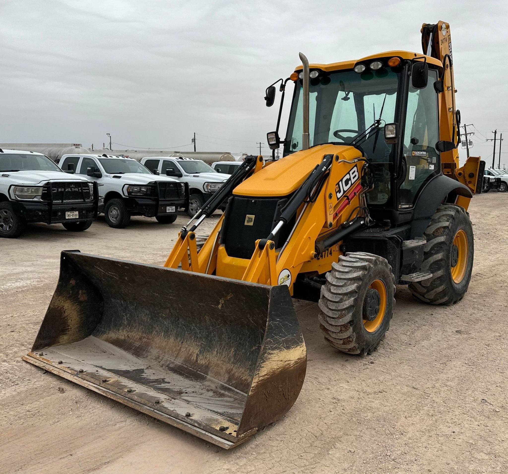 2022 JCB 3CX 15HFCE Backhoe