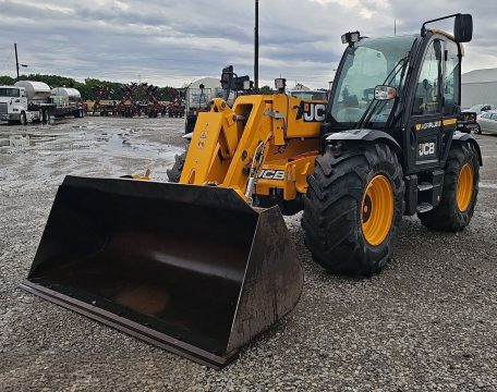 2023 JCB 542-70AG Telehandler