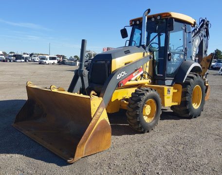 2017 John Deere 410L Backhoe