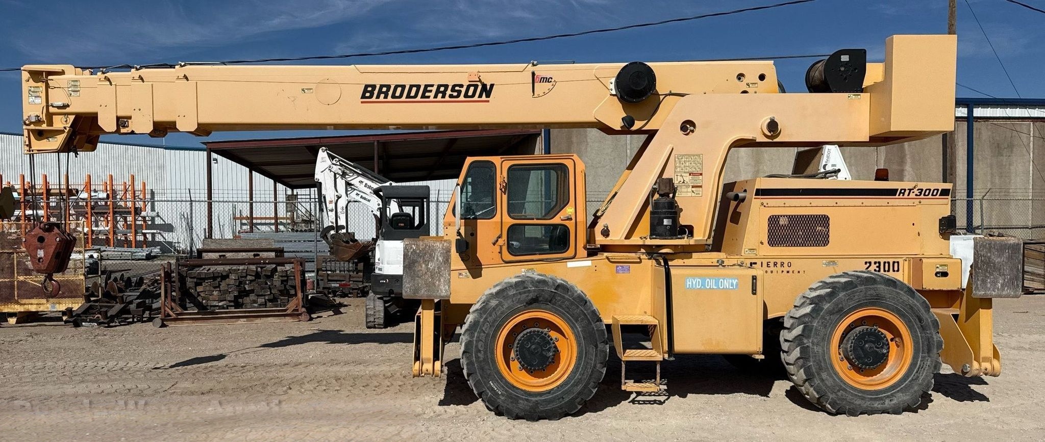 2015 Broderson RT-300-2G Crane