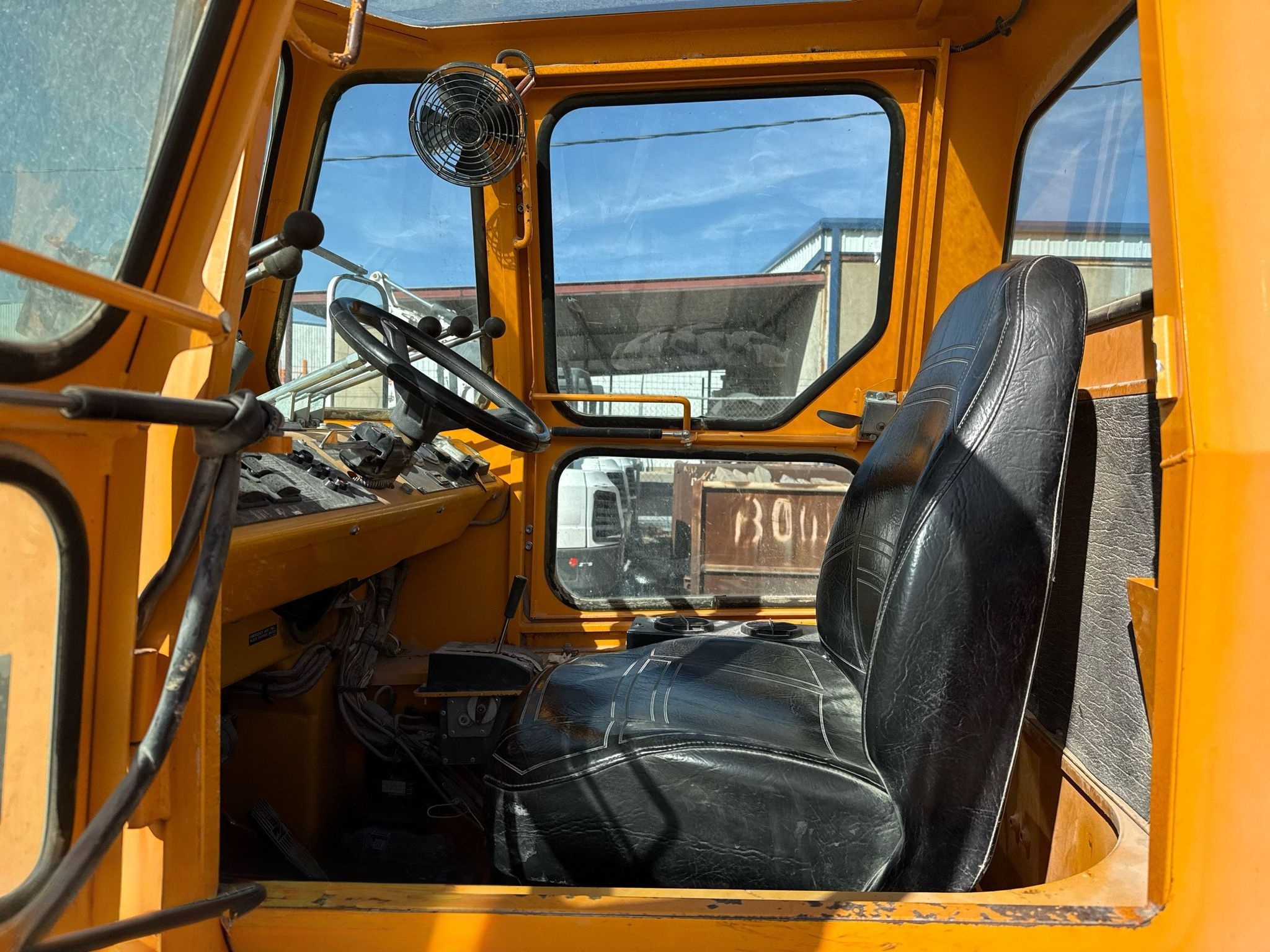 2015 Broderson RT-300-2G Crane