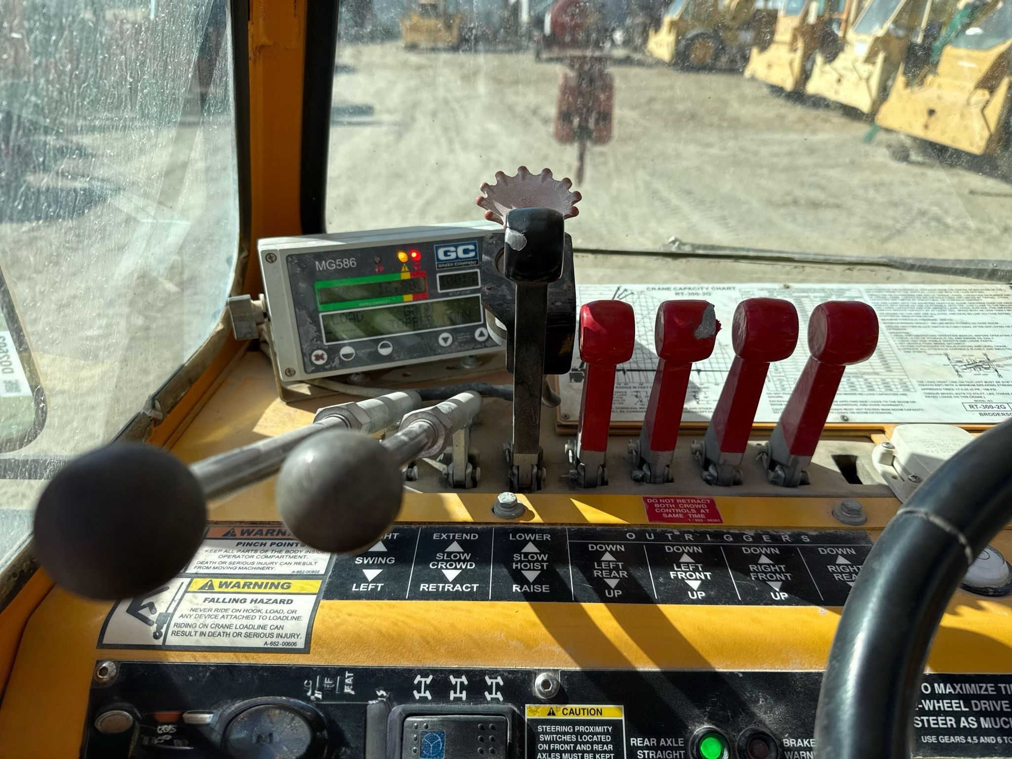 2015 Broderson RT-300-2G Crane