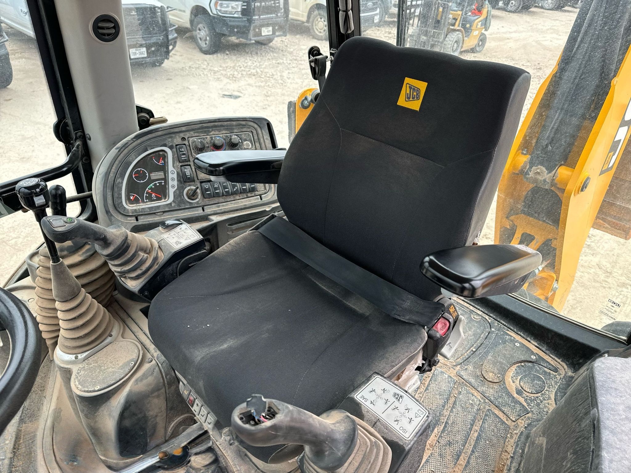 2022 JCB 3CX 15HFCE Backhoe