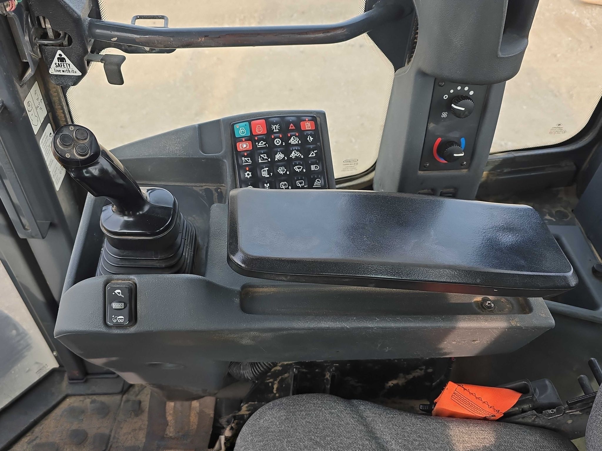 2018 John Deere 644K wheel loader
