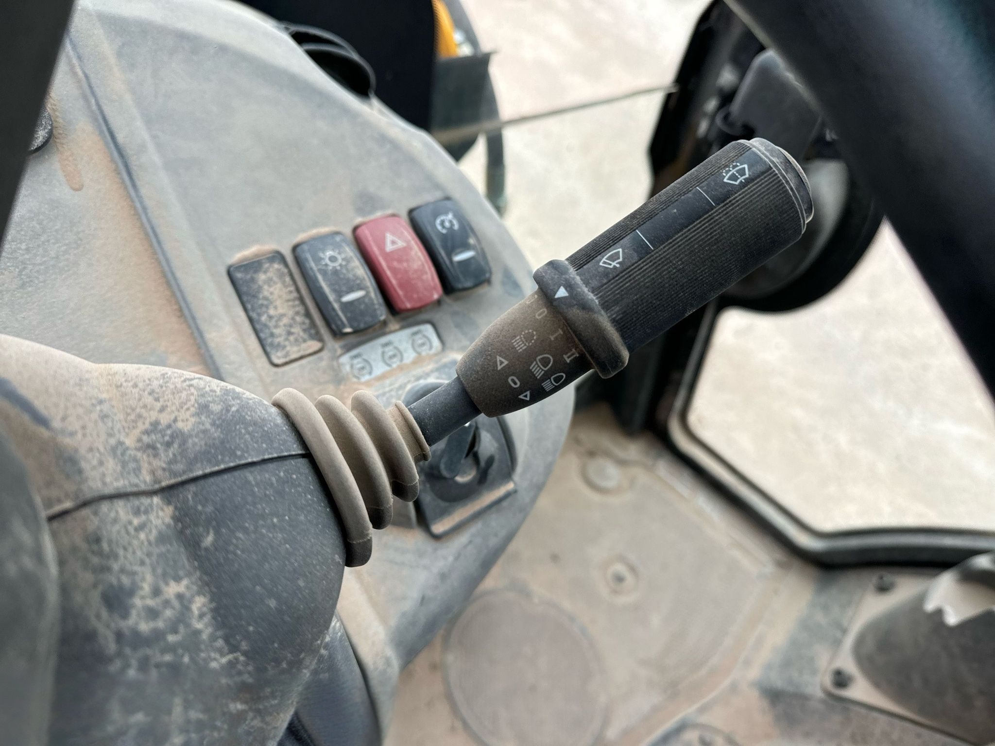 2022 JCB 3CX 15HFCE Backhoe