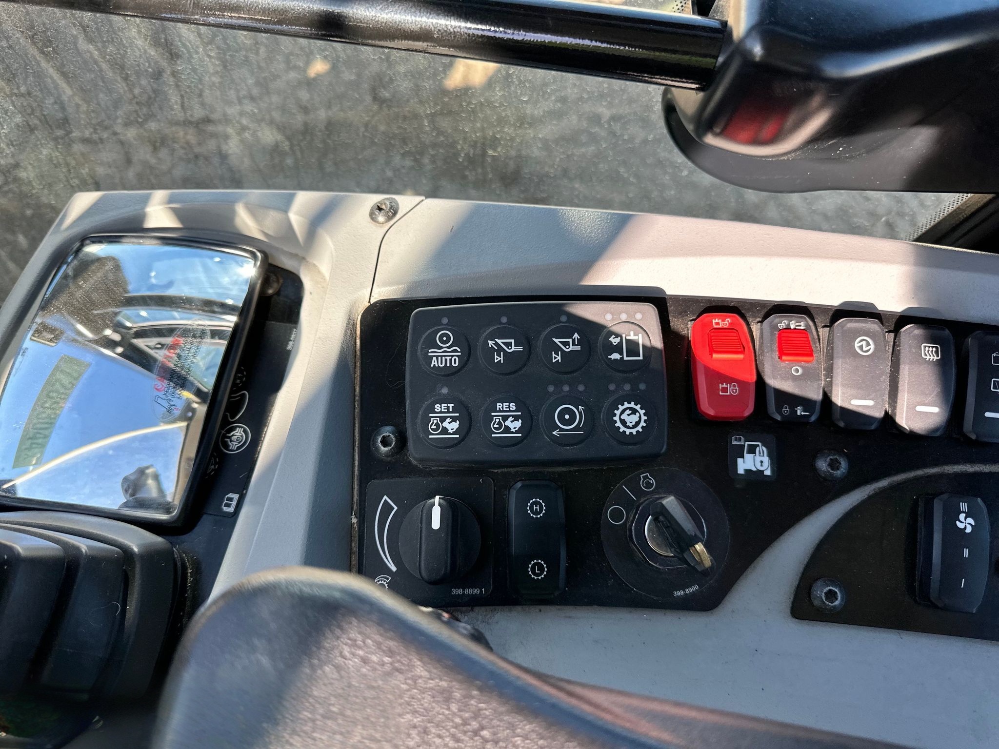 2022 Caterpillar 908M Wheel Loader